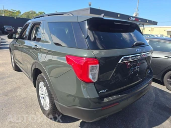 2023 Ford Explorer XLT - miniatura 2