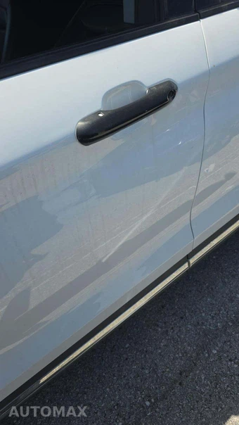 2023 Ford Explorer XLT – miniatura 25