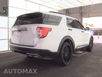 2023 Ford Explorer XLT – miniatura 4