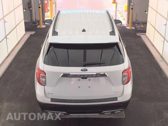 2023 Ford Explorer XLT – miniatura 5