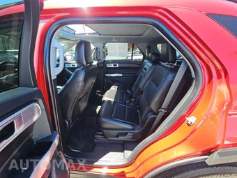 2023 Ford Explorer XLT - miniatura 13