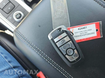 2023 Ford Explorer XLT - miniatura 8