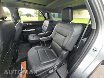 2023 Ford Explorer XLT - miniatura 13