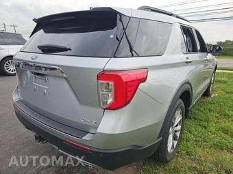 2023 Ford Explorer XLT - miniatura 3