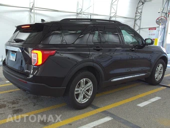 2023 Ford Explorer XLT - miniatura 4