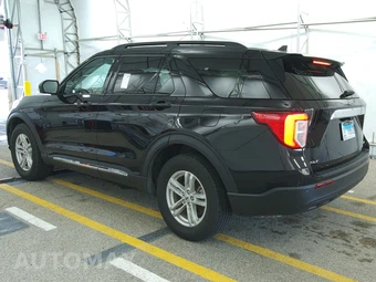 2023 Ford Explorer XLT - miniatura 6
