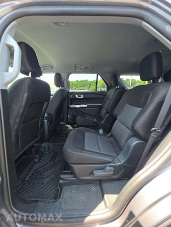 2023 Ford Explorer XLT - miniatura 10