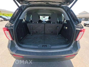 2023 Ford Explorer XLT - miniatura 12
