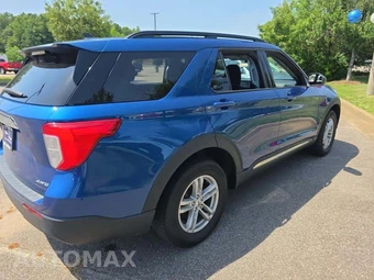 2023 Ford Explorer XLT - miniatura 3