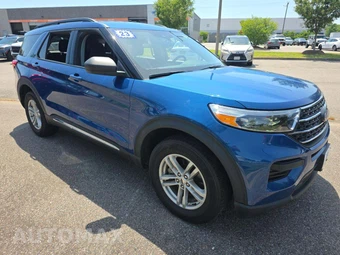 2023 Ford Explorer XLT - miniatura 4