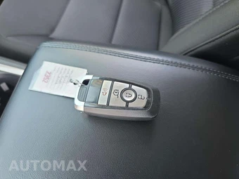 2023 Ford Explorer XLT - miniatura 8
