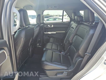 2023 Ford Explorer XLT – miniatura 13