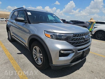 2023 Ford Explorer XLT – miniatura 3
