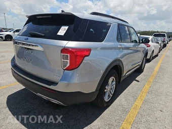 2023 Ford Explorer XLT – miniatura 4