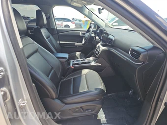 2023 Ford Explorer XLT – miniatura 8