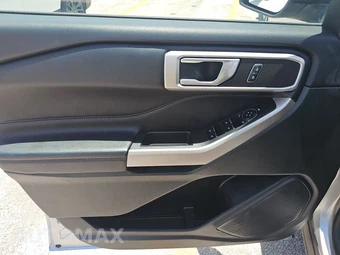 2023 Ford Explorer XLT – miniatura 9