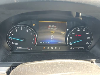 2023 Ford Explorer XLT - miniatura 8