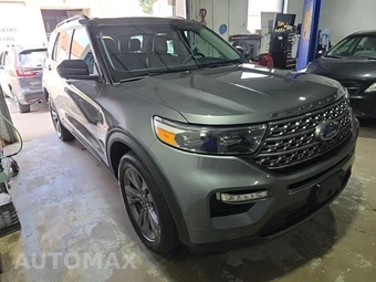 2023 Ford Explorer XLT - miniatura 3