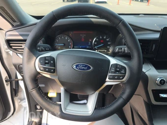 2023 Ford Explorer XLT - miniatura 10