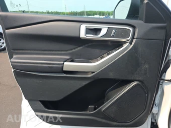 2023 Ford Explorer XLT - miniatura 9