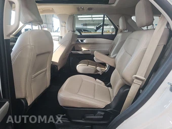2023 Ford Explorer XLT - miniatura 9