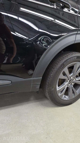 2023 Ford Explorer XLT - miniatura 17