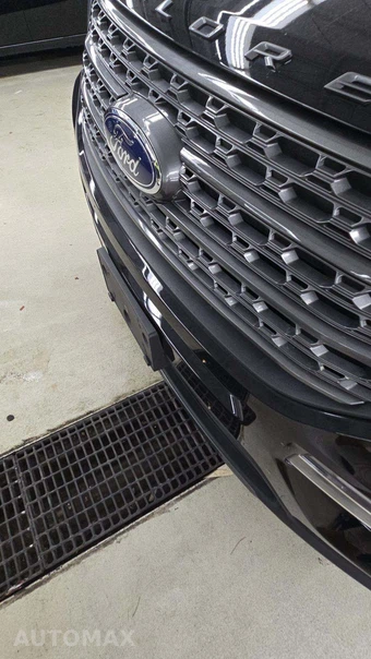 2023 Ford Explorer XLT - miniatura 30