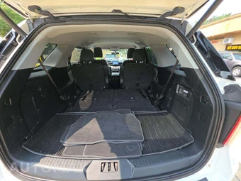 2023 Ford Explorer XLT - miniatura 12