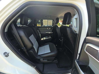 2023 Ford Explorer XLT - miniatura 14