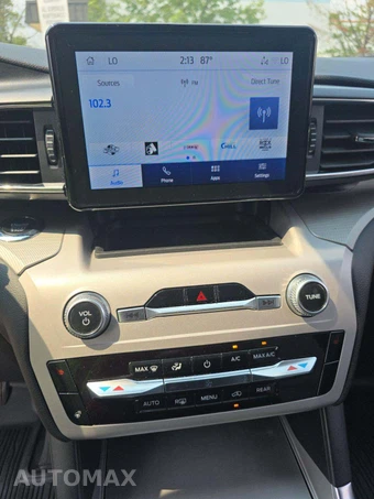 2023 Ford Explorer XLT - miniatura 7