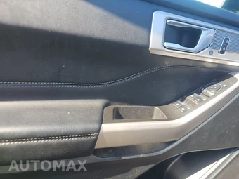 2023 Ford Explorer XLT - miniatura 32
