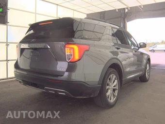 2023 Ford Explorer XLT - miniatura 4
