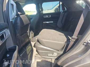 2023 Ford Explorer XLT - miniatura 9