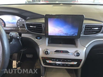 2023 Ford Explorer XLT – miniatura 11