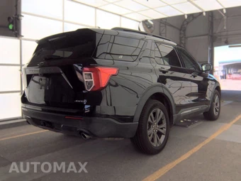 2023 Ford Explorer XLT – miniatura 4
