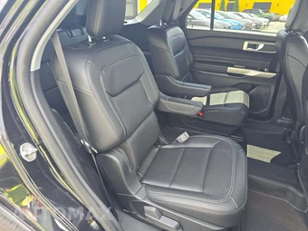 2023 Ford Explorer XLT - miniatura 14