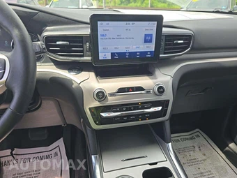 2023 Ford Explorer XLT - miniatura 7