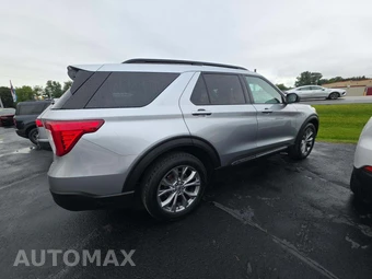 2023 Ford Explorer XLT - miniatura 3