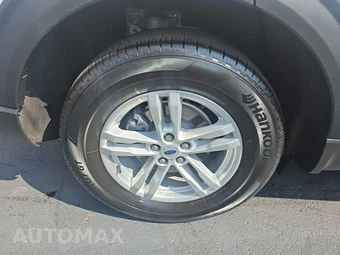 2023 Ford Explorer XLT - miniatura 10
