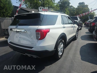 2023 Ford Explorer XLT - miniatura 4