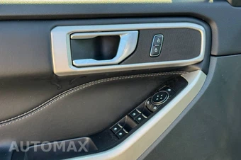 2023 Ford Explorer XLT - miniatura 23