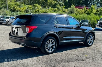 2023 Ford Explorer XLT - miniatura 3