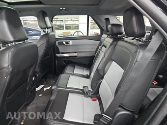 2023 Ford Explorer XLT - miniatura 9