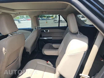 2023 Ford Explorer XLT - miniatura 9