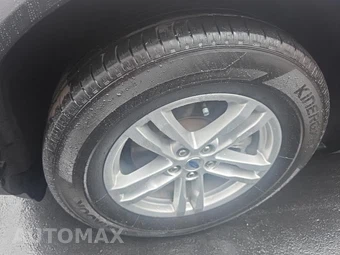 2023 Ford Explorer XLT - miniatura 8