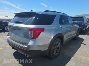 2023 Ford Explorer XLT - miniatura 4