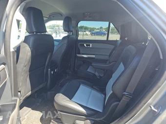 2023 Ford Explorer XLT - miniatura 9