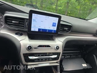 2023 Ford Explorer XLT - miniatura 10