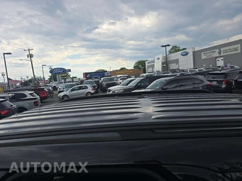 2023 Ford Explorer XLT - miniatura 12