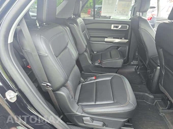 2023 Ford Explorer XLT - miniatura 17